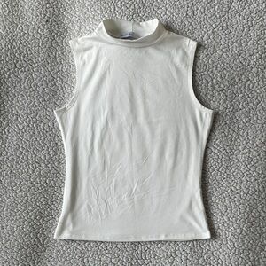 Chic White Sleeveless Tank Top